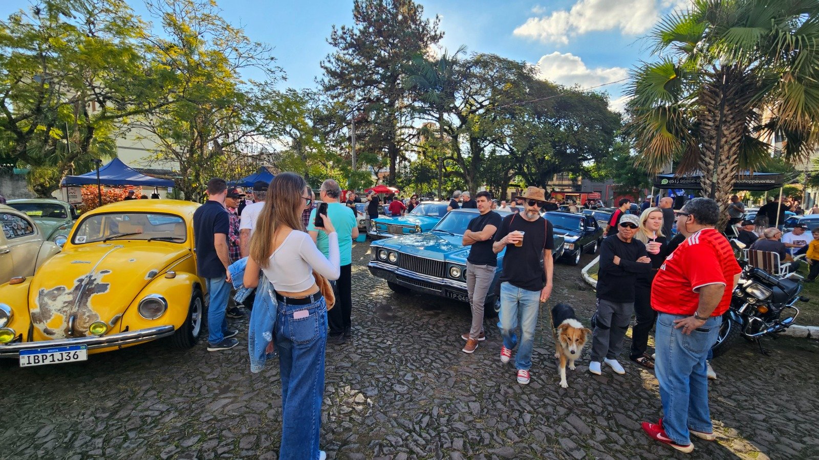 Exposi&ccedil;&atilde;o de carros antigos re&uacute;ne fam&iacute;lias e apaixonados por ve&iacute;culos no Museu do Trem