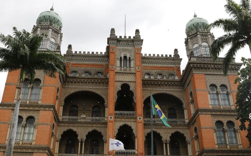 Fiocruz investiga se belga visitante está com ebola  | abc+