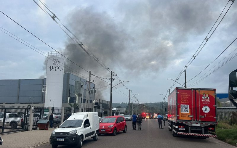 Incêndio ocorre em área industrial de Estância Velha