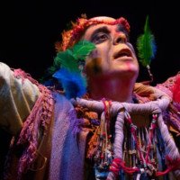Arte com poesia e reflexão com sessões nesta sexta e sábado no Teatro Municipal