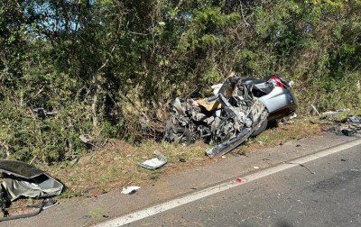 RS-239: "Não deu tempo de desviar", diz motorista de carreta que tombou em acidente com morte; trânsito é bloqueado em Taquara