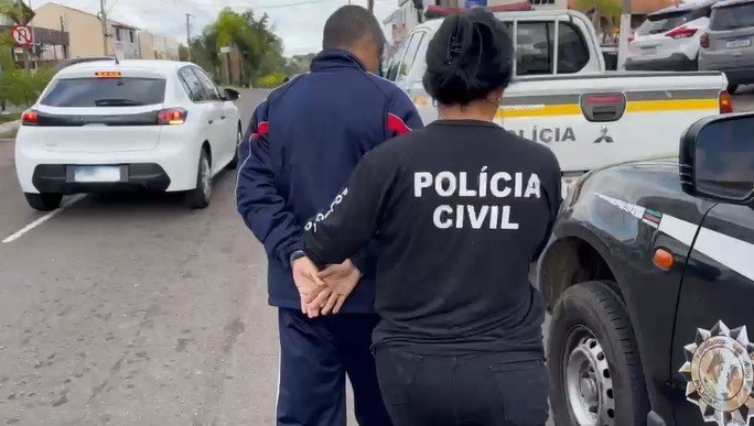 Suspeito preso nesta segunda-feira (1º) permanece sob investigação, em Canoas | abc+