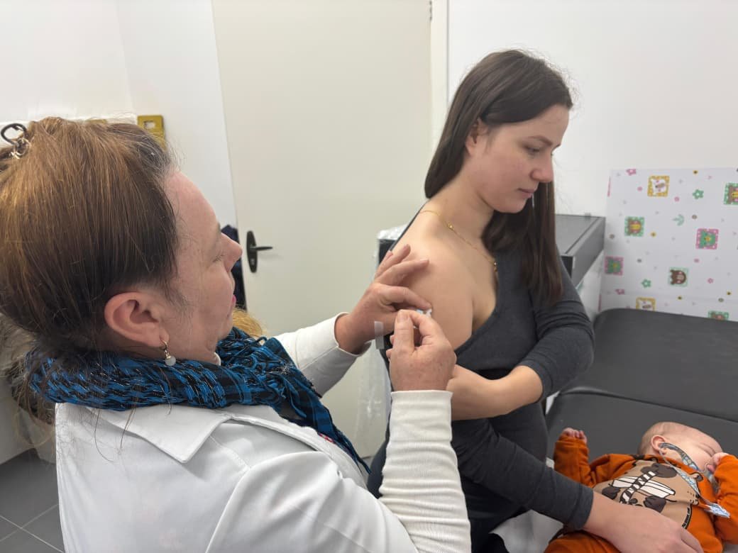 Vacina da gripe passa a ser oferecida para todos e ades&atilde;o come&ccedil;a a crescer em Novo Hamburgo