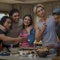 Off Campus: produtora executiva confirma ausência de personagem importante na 2° temporada