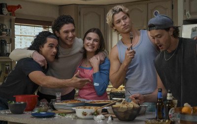 Off Campus: produtora executiva confirma ausência de personagem importante na 2° temporada