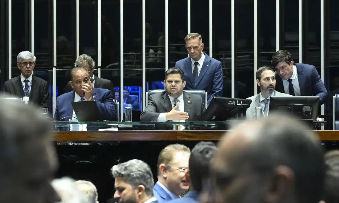 Senado anula norma sobre aborto legal em crianças vítimas de estupro | abc+