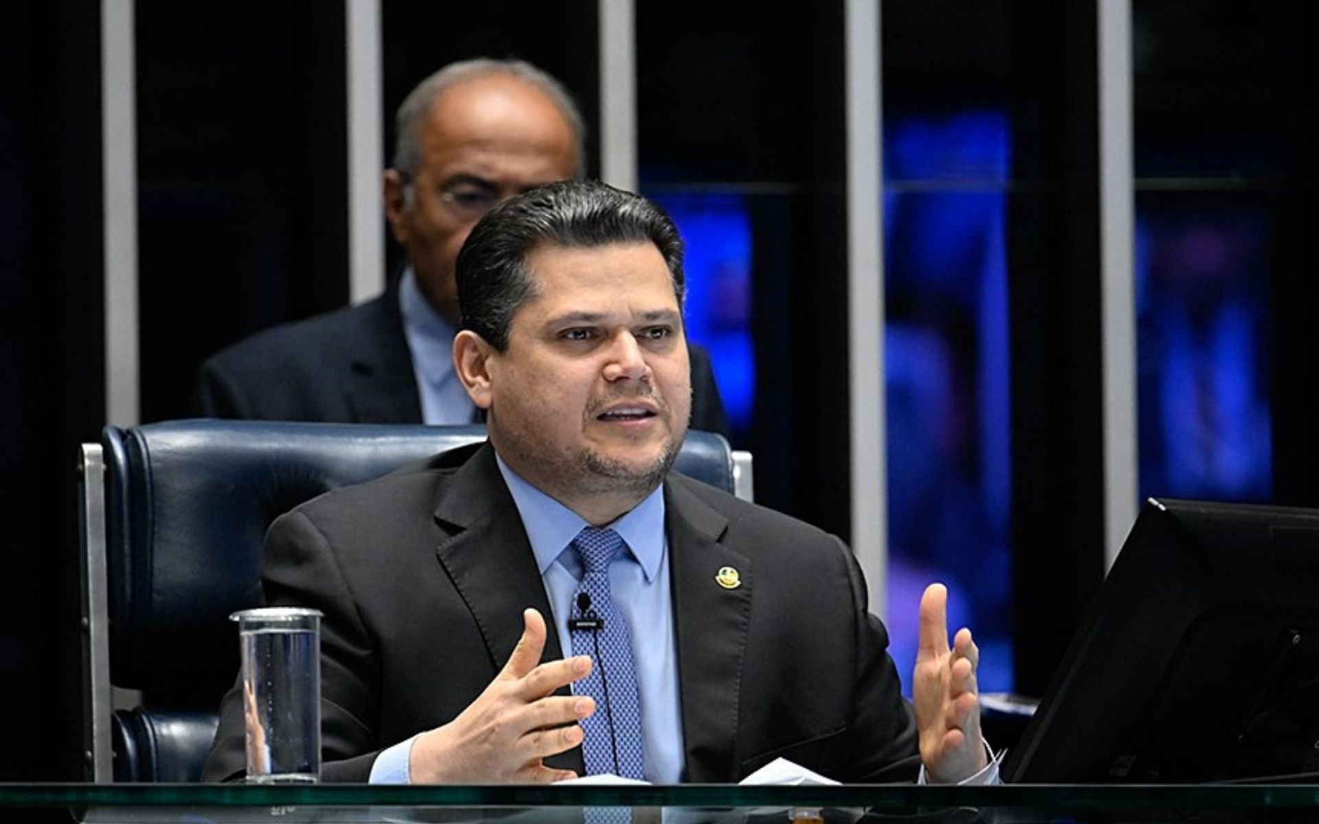 Fim da escala 6&times;1: PEC ter&aacute; de passar por comiss&otilde;es antes de vota&ccedil;&atilde;o no Senado, diz Alcolumbre