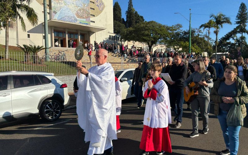 Celebração de Corpus Christi no Santuário Sagrado Coração de Jesus - procissão