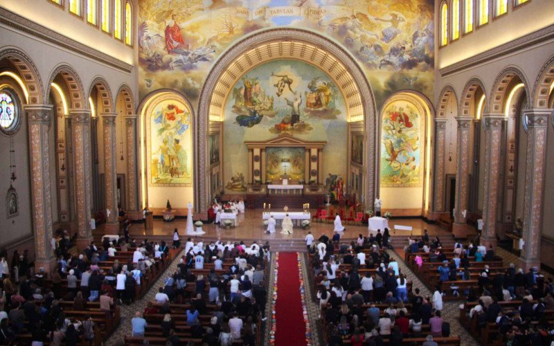 Celebração de Corpus Christi da Catedral São Luiz Gonzaga