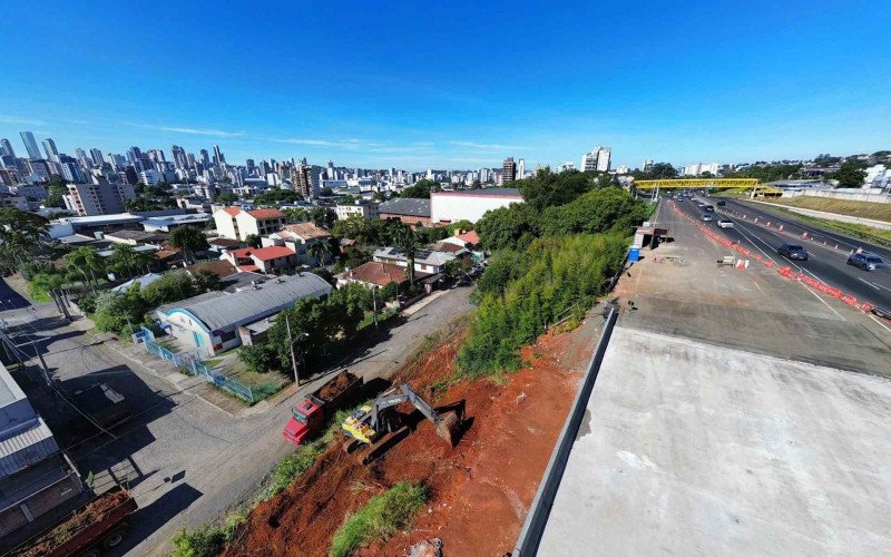 As obras para a construção da passagem inferior da BR-116 na altura da Rua Pedro Álvares Cabral, no bairro Rio Branco, dão um novo passo a partir desta quinta-feira (4)