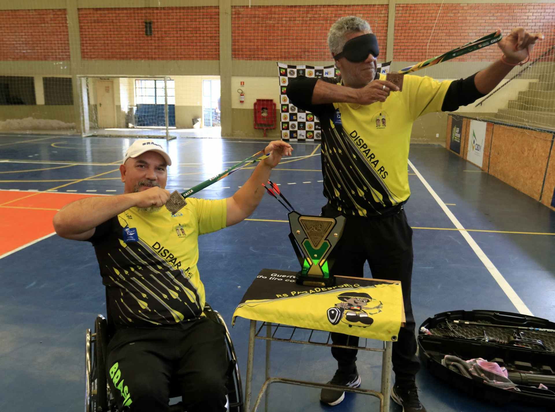 Paratletas de tiro com arco retornam para Canoas com medalhas de ouro e bronze