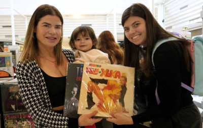 "Para rodar o disco da rainha": Apaixonados por discos antigos se reúnem no Canoas Shopping