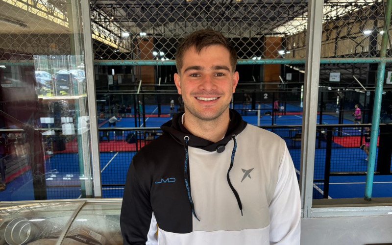 Théo Bernardo dos Santos, vice-campeão da América Padel Cup e do Pan-Americano Absoluto, em 2025, atual Top-1 do ranking gaúcho, prestigia o evento | abc+
