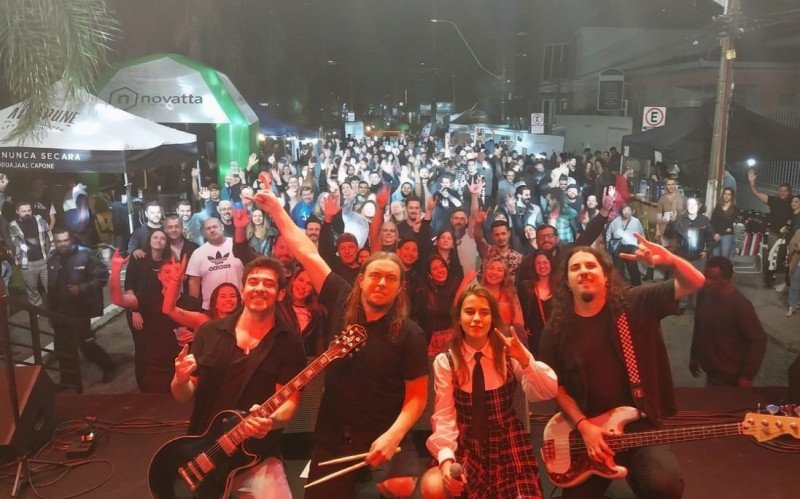 9ªedição do São Leo Street Beer com a banda Carne Crua