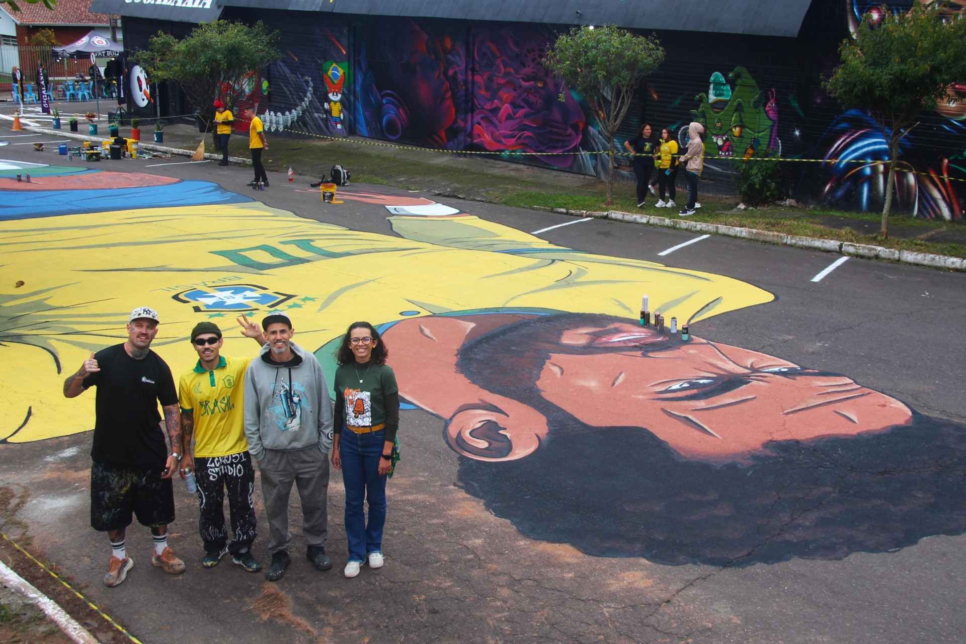 Rua de Novo Hamburgo ganha pintura gigante em homenagem ao camisa 10 da Sele&ccedil;&atilde;o