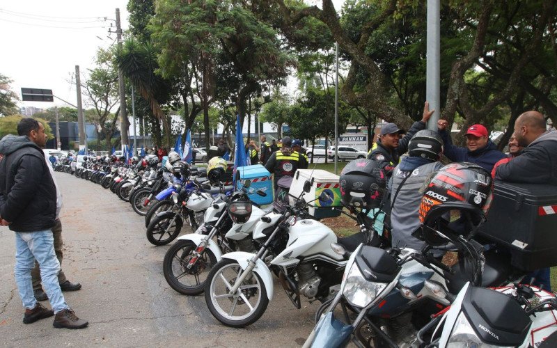 Governo prepara linha de crédito para motociclistas de aplicativos | abc+