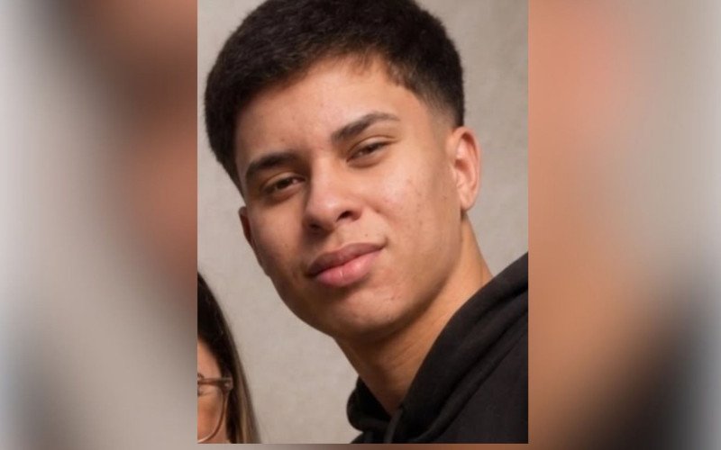 Adolescente desaparece no Vale do Sinos após sair para entregar currículos