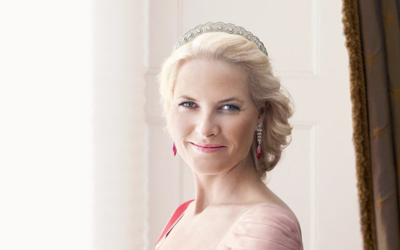 Princesa-herdeira da Noruega Matte-Marit, de 52 anos, está aguardando transplante de pulmão | abc+