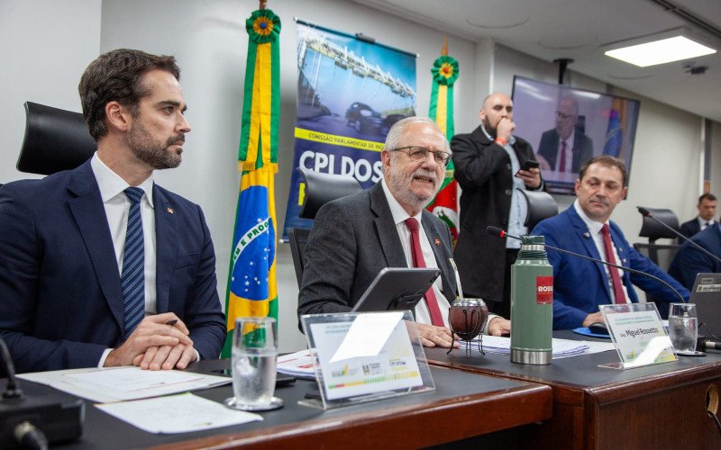 Leite foi espontaneamente falar aos parlamentares da CPI | abc+