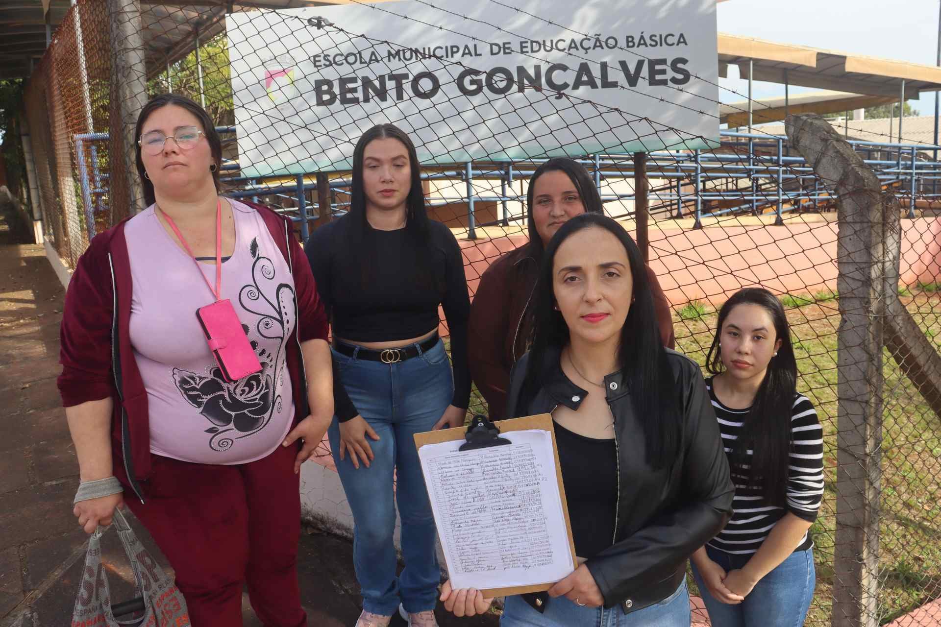 &ldquo;V&atilde;o trocar o sono por estradas perigosas&rdquo;: O desabafo de m&atilde;es ap&oacute;s an&uacute;ncio de n&atilde;o abertura de turmas do 1&ordm; ano em Novo Hamburgo