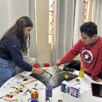 Alunos embarcam em "viagem cultural" por países da Copa em gincana escolar