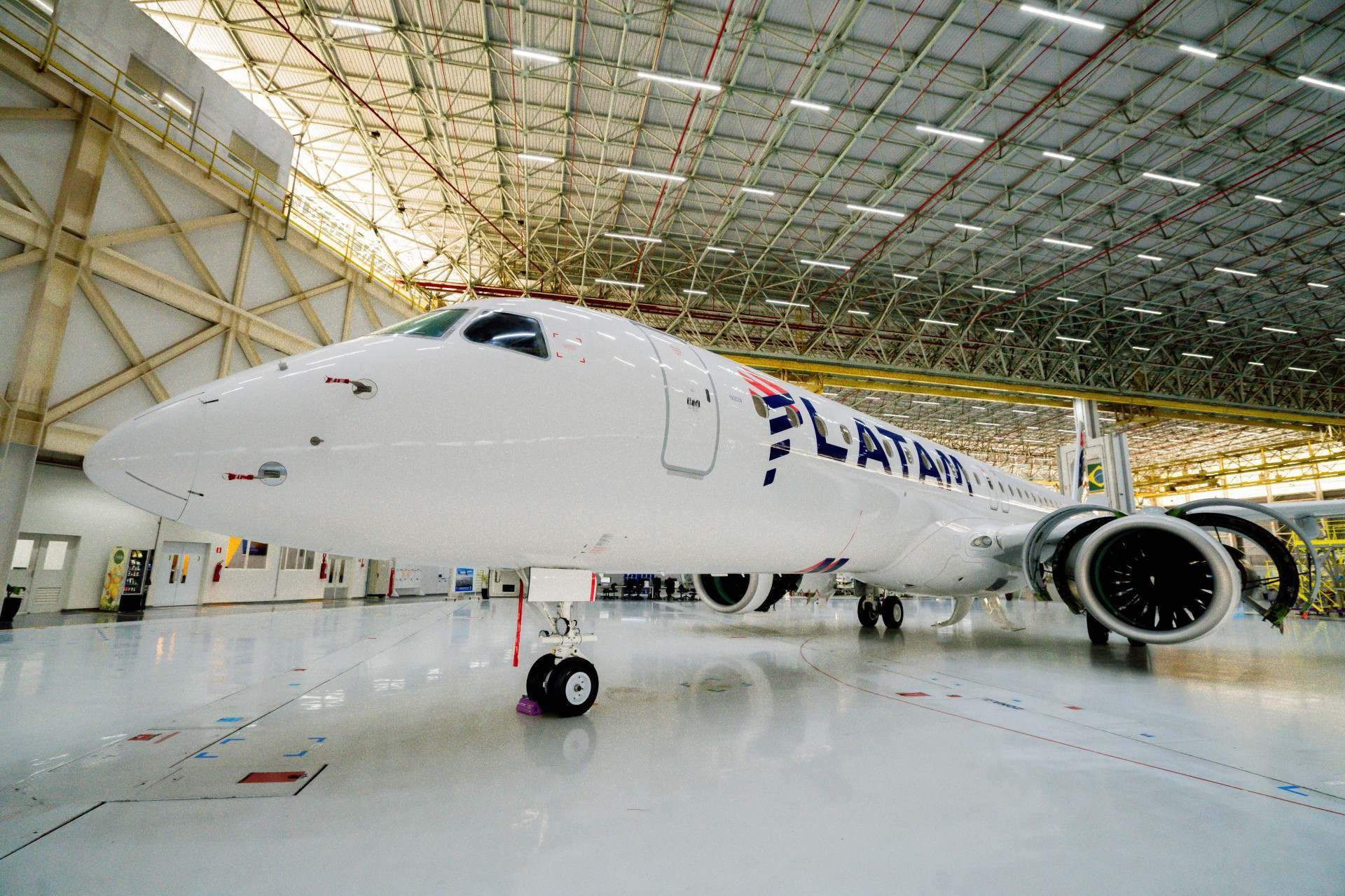 Latam apresenta seu novo modelo de avi&atilde;o, projetado e fabricado no Brasil; veja fotos