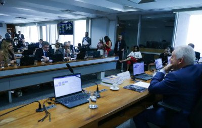 Tramitação da PEC sobre o fim da escala 6x1 é discutida no Senado