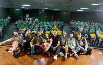 Espetáculo da Sicredi Origens RS leva orientação sobre fraudes digitais