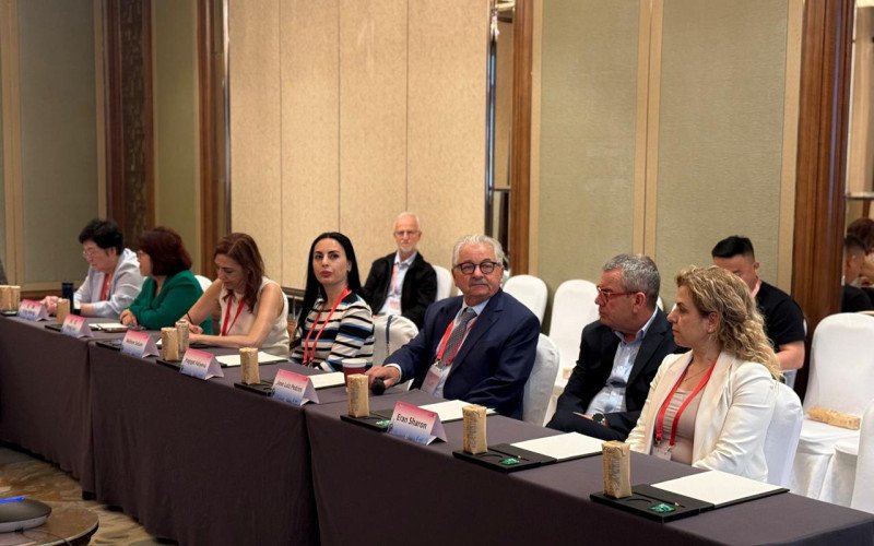 Oncologista leopoldense palestra em congresso na China sobre câncer de mama