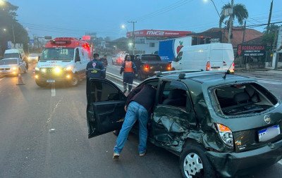 Colisão grave envolvendo três carros deixa um ferido na RS-240, em São Leopoldo