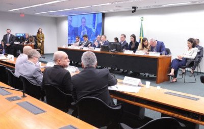 Redução da maioridade penal para 16 anos é aprovada na CCJ da Câmara; entenda os próximos passos