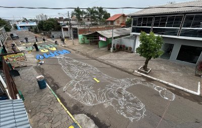 Goleiro Alisson é homenageado com pintura gigante de 100 metros em Novo Hamburgo