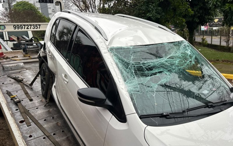Motorista atravessa via lateral da RS-239 e provoca capotamento de veículo em Sapiranga
