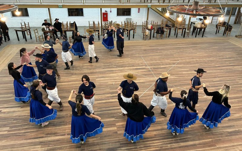 Ensaio grupo de dança do CTG O Fogão Gaúcho