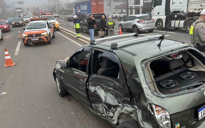 Colisão grave envolvendo três carros deixa um ferido na RS-240, em São Leopoldo | abc+