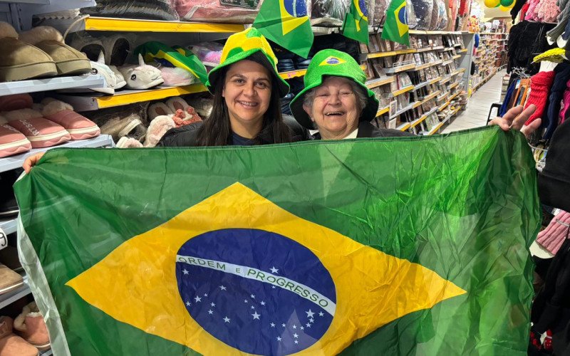 Silvana e a cliente Eunice j&aacute; est&atilde;o &agrave; espera do hexa