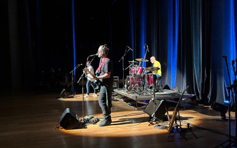 ONG Juntos pela Vida promove 9ª edição do espetáculo beneficente "Cante pela vida: uma celebração à Superação", no Teatro Feevale