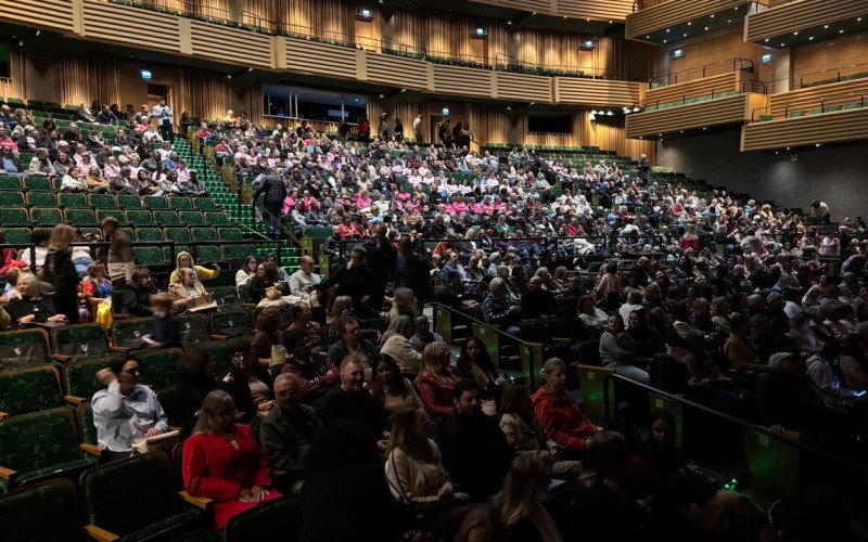 ONG Juntos pela Vida promove 9ª edição do espetáculo beneficente "Cante pela vida: uma celebração à Superação", no Teatro Feevale
