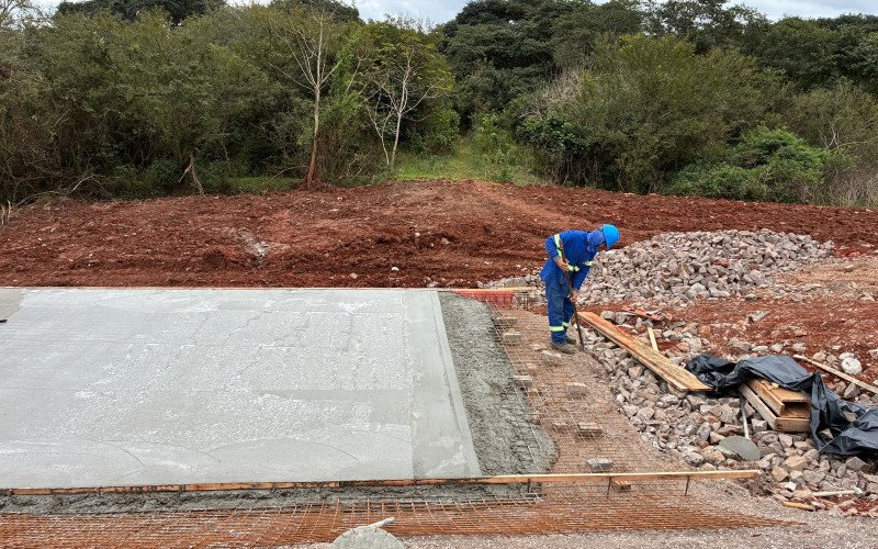 Obras de reforço no dique dos bairros Vicentina e São Miguel estão 95% concluídas
