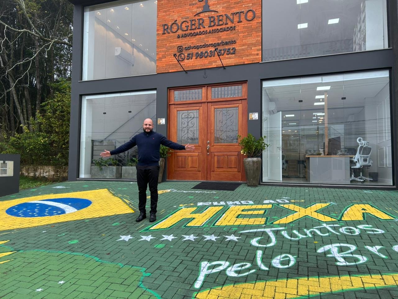 Clima de Copa do Mundo est&aacute; nas lojas e estabelecimentos da regi&atilde;o