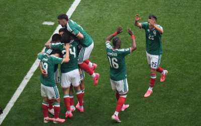 México faz o básico, aproveita fragilidade da África do Sul e larga com boa vitória na Copa