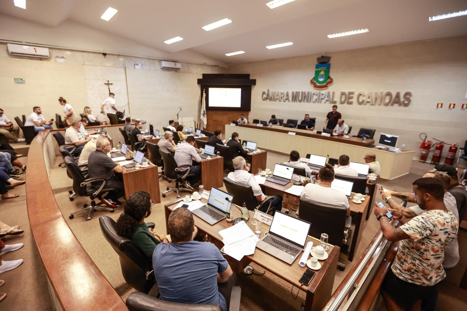 C&acirc;mara de Canoas aprova projeto sobre restitui&ccedil;&atilde;o em dobro por cobran&ccedil;as indevidas de &aacute;gua e esgoto