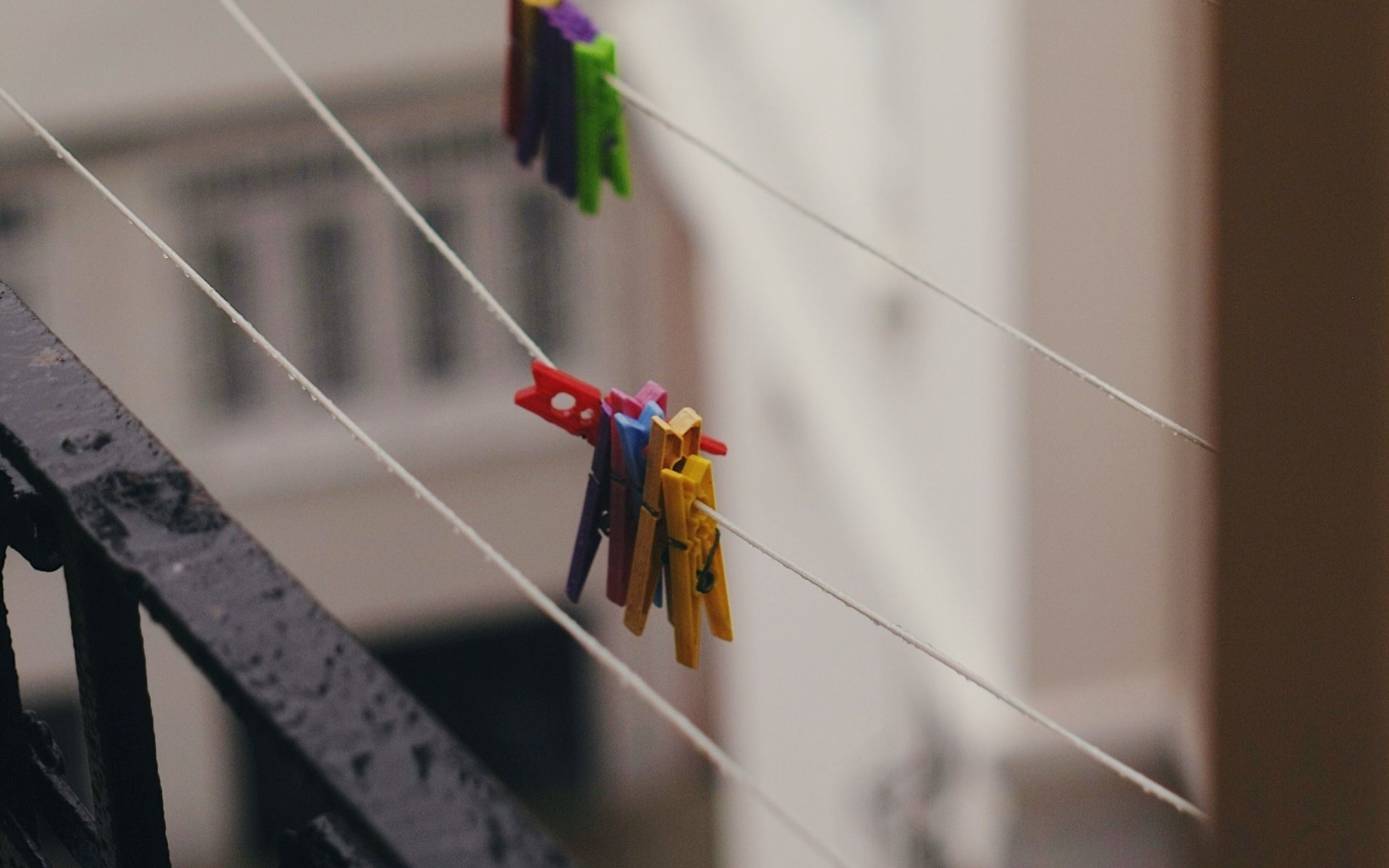 Varal diferente? Nova tend&ecirc;ncia para secar roupas promete economizar espa&ccedil;o e conquista quem mora em apartamento