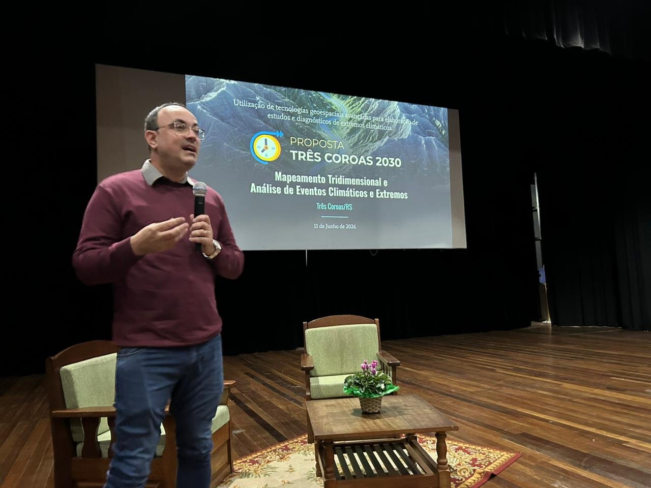 Semin&aacute;rio discute resili&ecirc;ncia clim&aacute;tica em Tr&ecirc;s Coroas