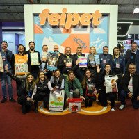 FEIPET: Feira arrecada mais de uma tonelada  em ração para cães e gatos resgatados por ONG da região