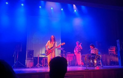 Banda Mycena apresenta Brega in Rock no palco do Teatro Municipal neste domingo