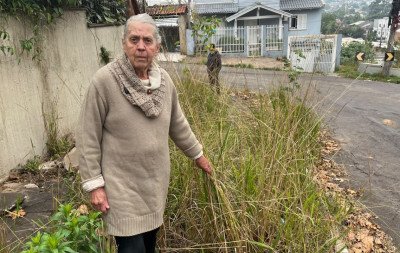 Moradores do bairro São Jorge reclamam de falta de calçada há cerca de três anos