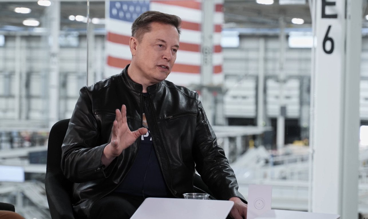 SpaceX se torna a s&eacute;tima maior companhia em valor de mercado e Musk o primeiro trilion&aacute;rio