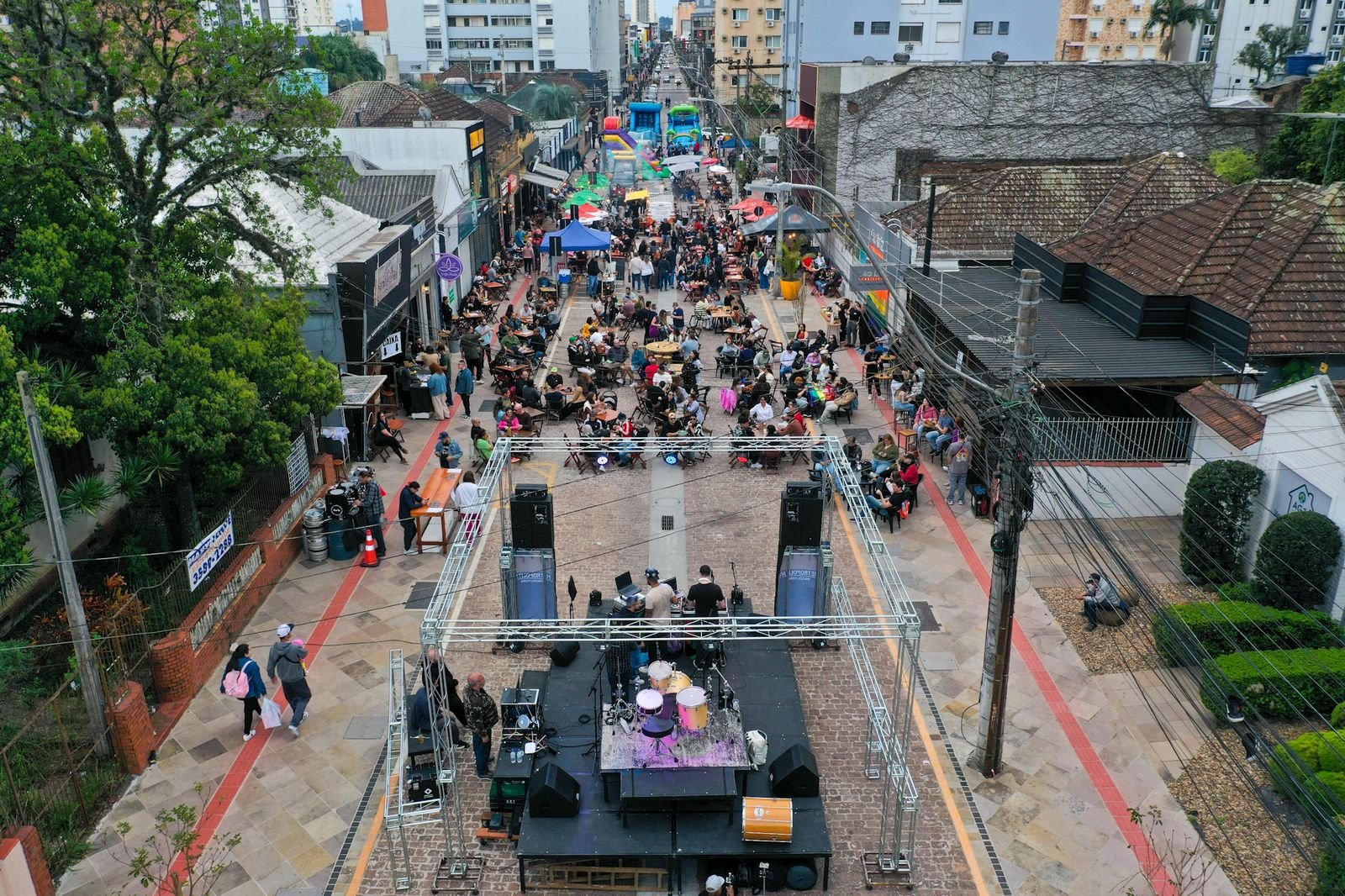 Eventos de rua transmitir&atilde;o jogo de estreia da Sele&ccedil;&atilde;o Brasileira na Copa do Mundo; confira