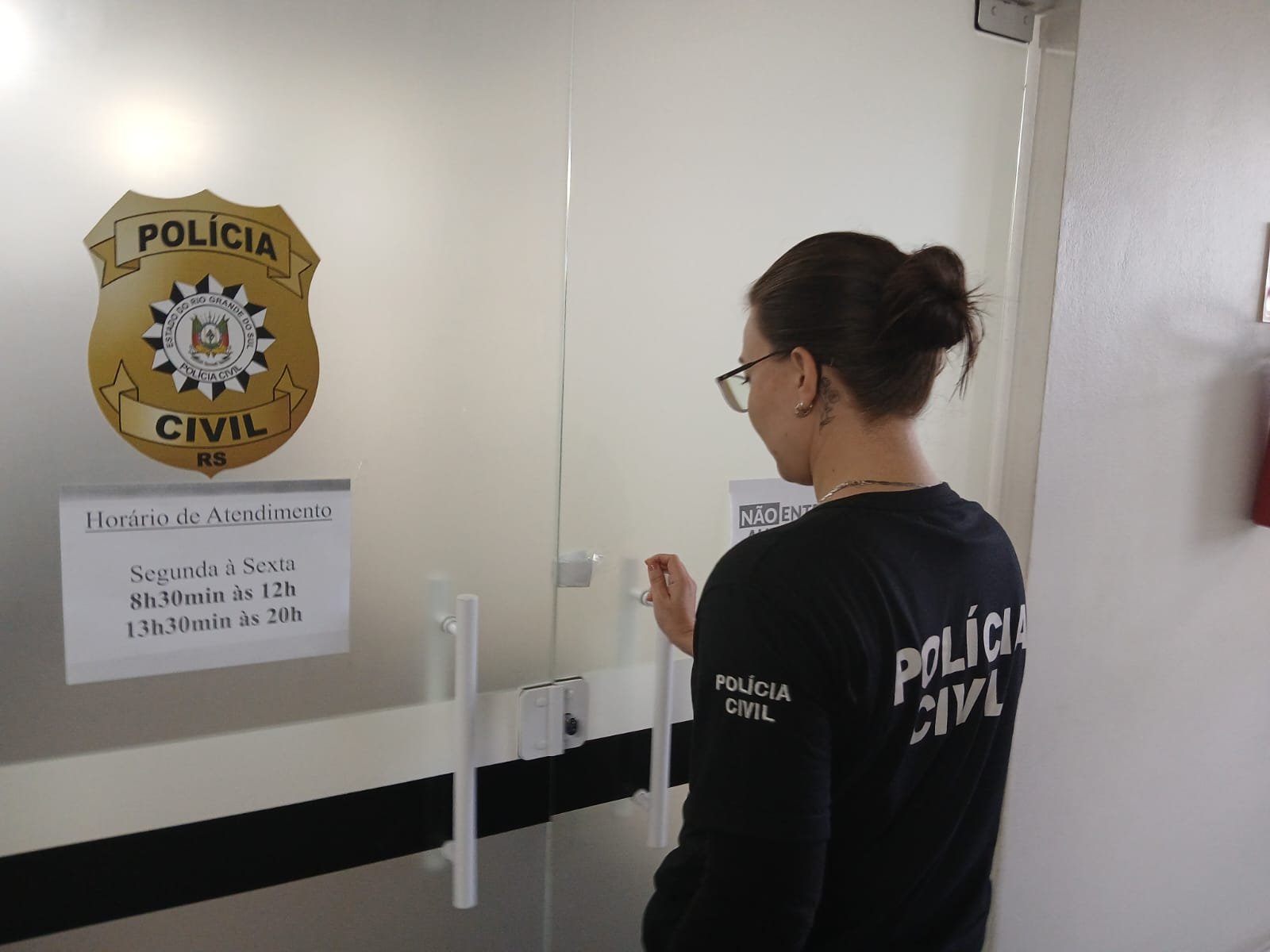 &ldquo;Foi muito machucada no rosto&rdquo;: Homem &eacute; preso ap&oacute;s tentar matar a mulher com golpes de faca em Canoas